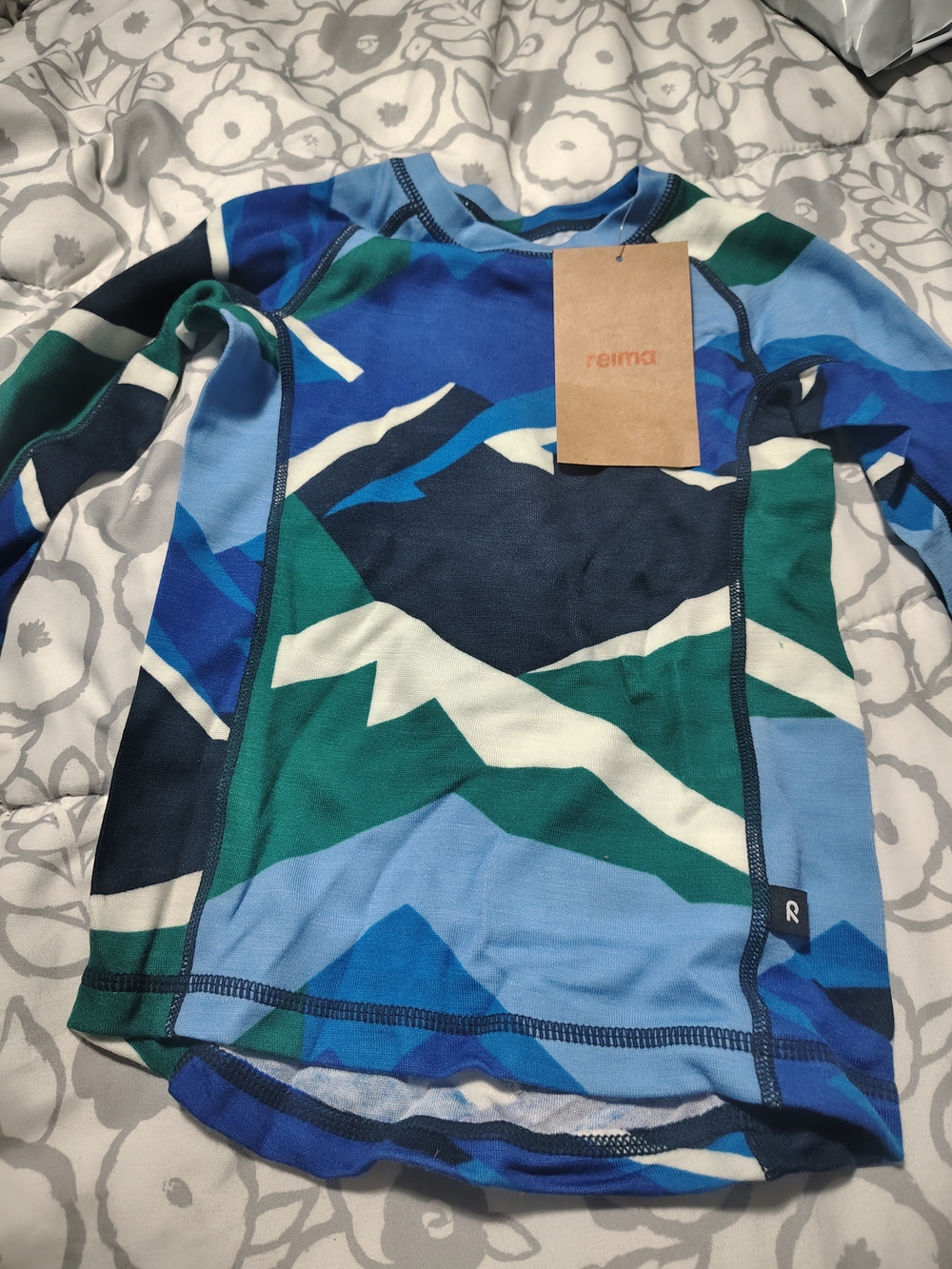 Kids Two-Piece Long Sleeve Pajama Set in Blue & Green Geometric Print - Picture 3 of 7